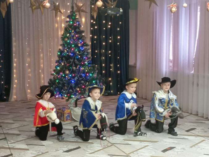 Новогодние утренники Новогодние утренники.